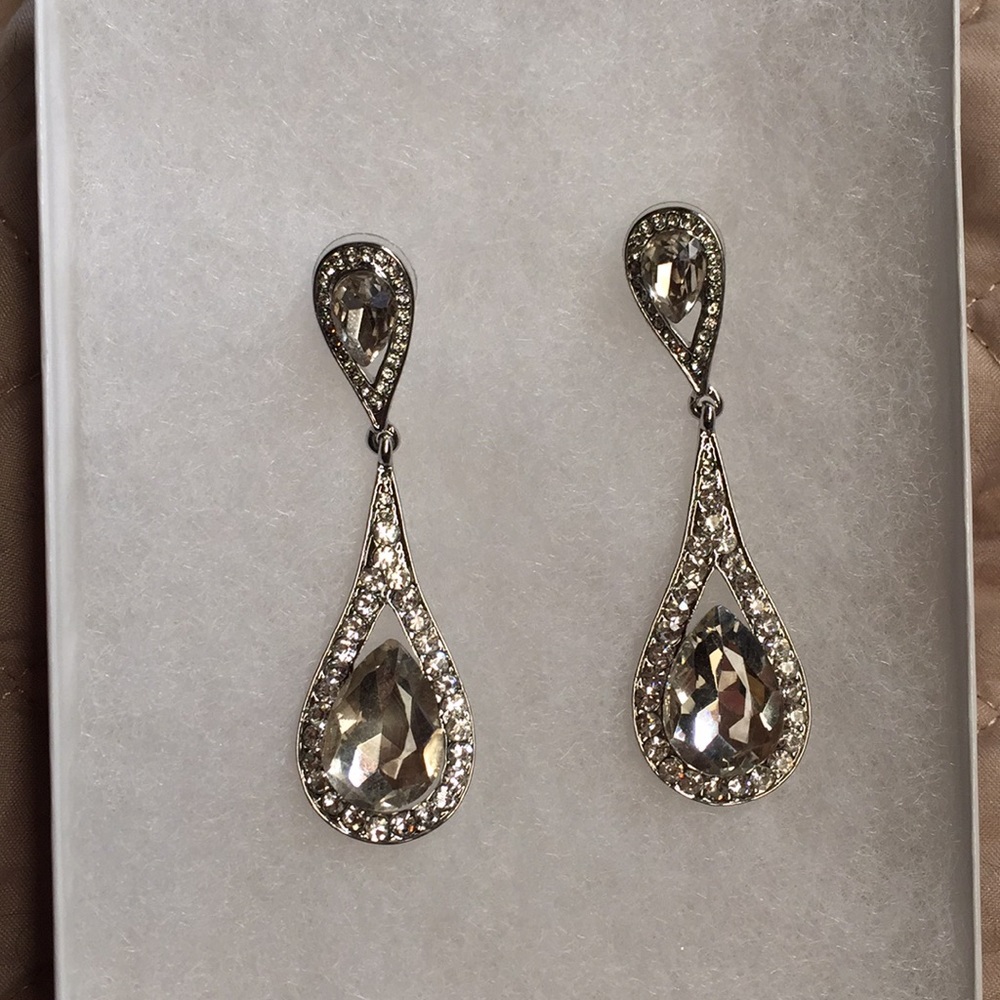 Rhinestone drop earrings